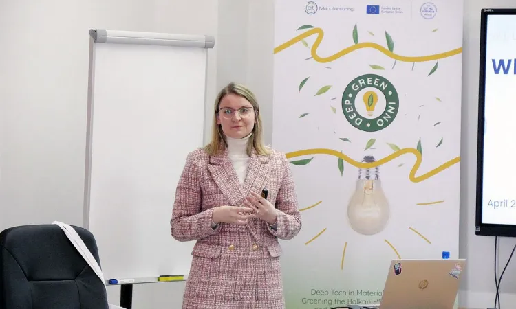 Becky.works Delivers Insightful Lecture at IUS